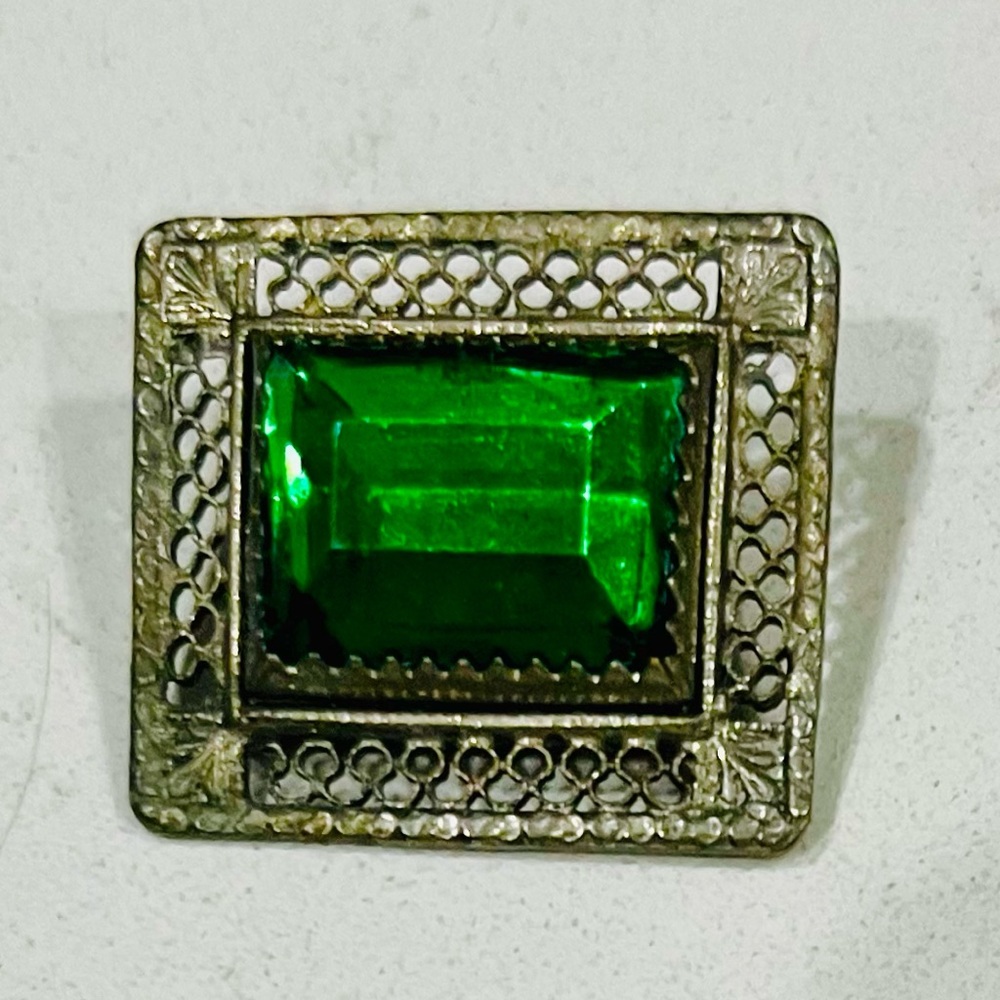Art Deco Emerald-Green Glass Filigree Brooch c.1930s Collectible
